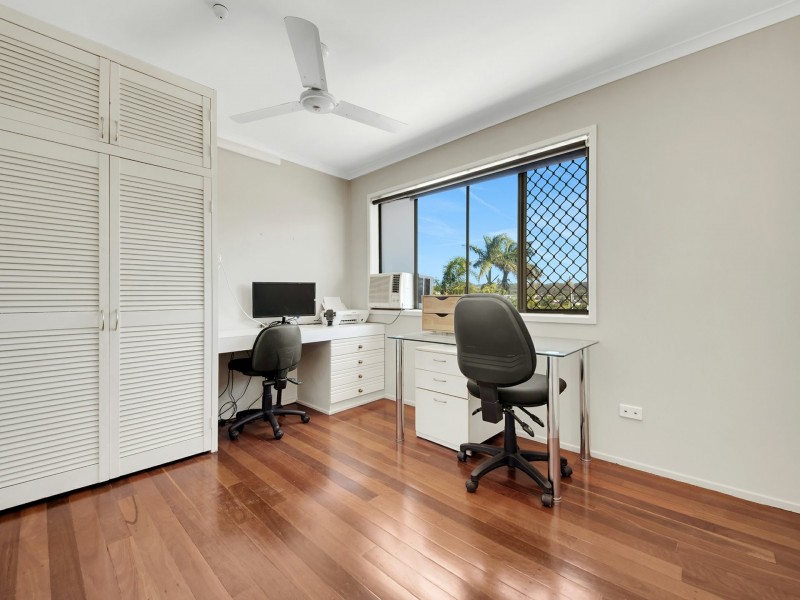 7 The Esplanade, Barney Point QLD 4680