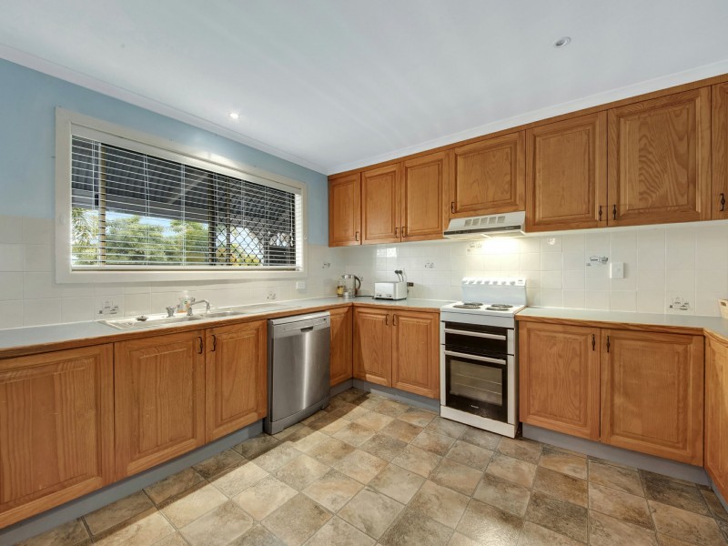2 Bass Street, Boyne Island QLD 4680
