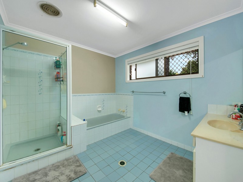 2 Bass Street, Boyne Island QLD 4680