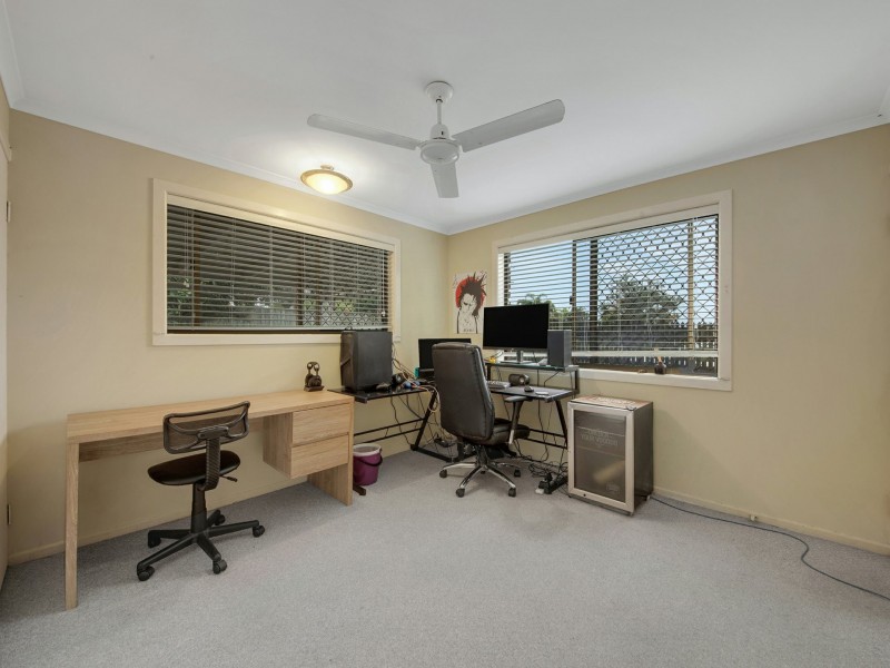 2 Bass Street, Boyne Island QLD 4680