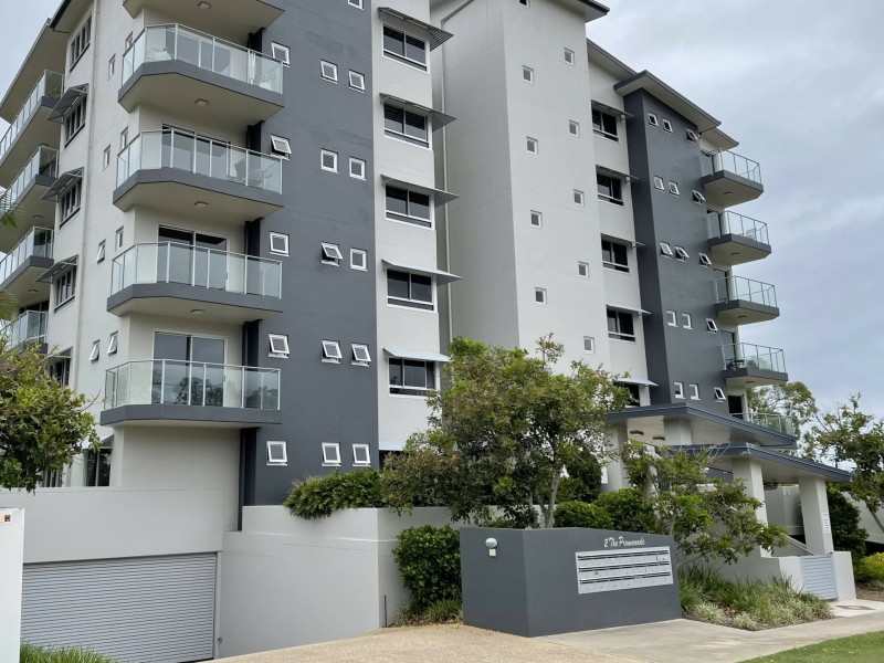 2/2 The Promanade, Boyne Island QLD 4680