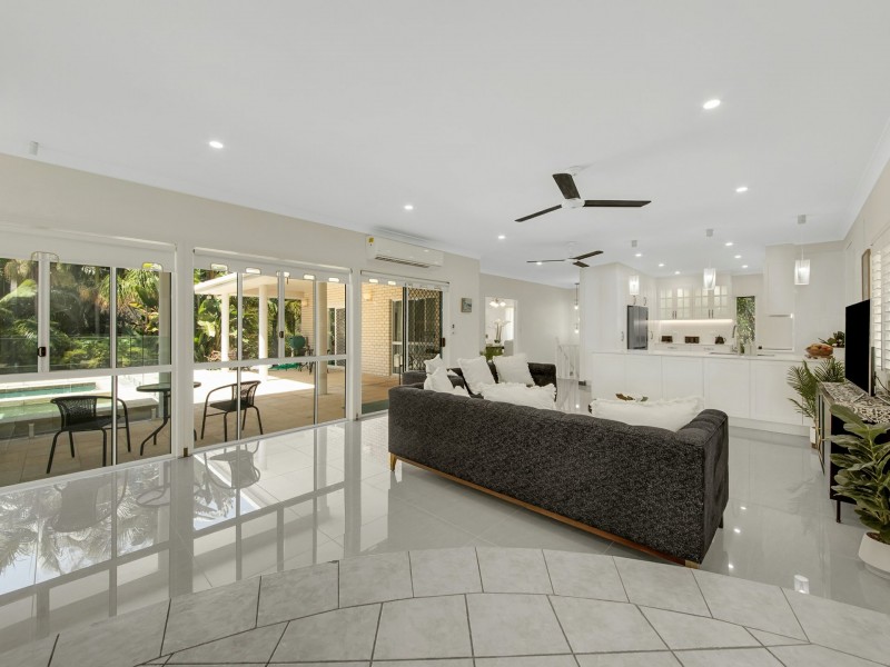 36 Helen Crescent, Wurdong Heights QLD 4680