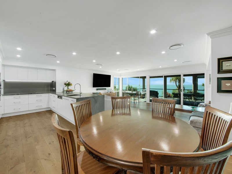 6 The Esplanade, Barney Point QLD 4680