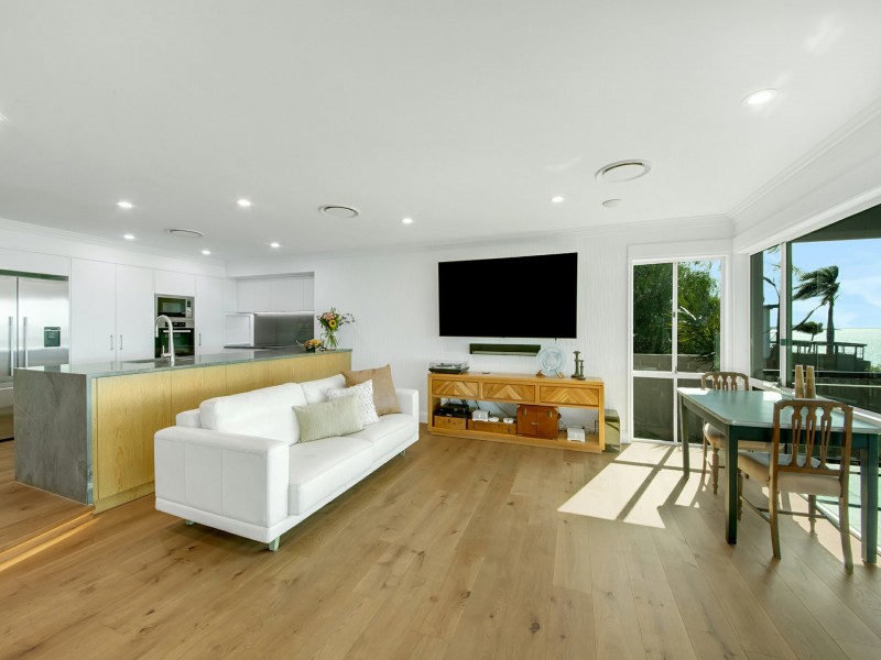 6 The Esplanade, Barney Point QLD 4680