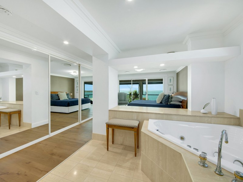 6 The Esplanade, Barney Point QLD 4680