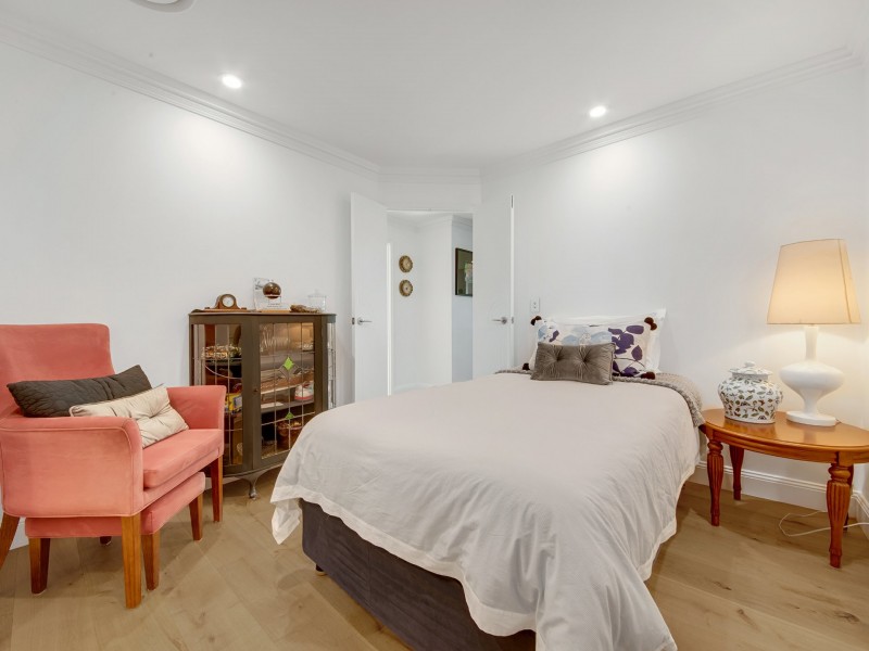 6 The Esplanade, Barney Point QLD 4680