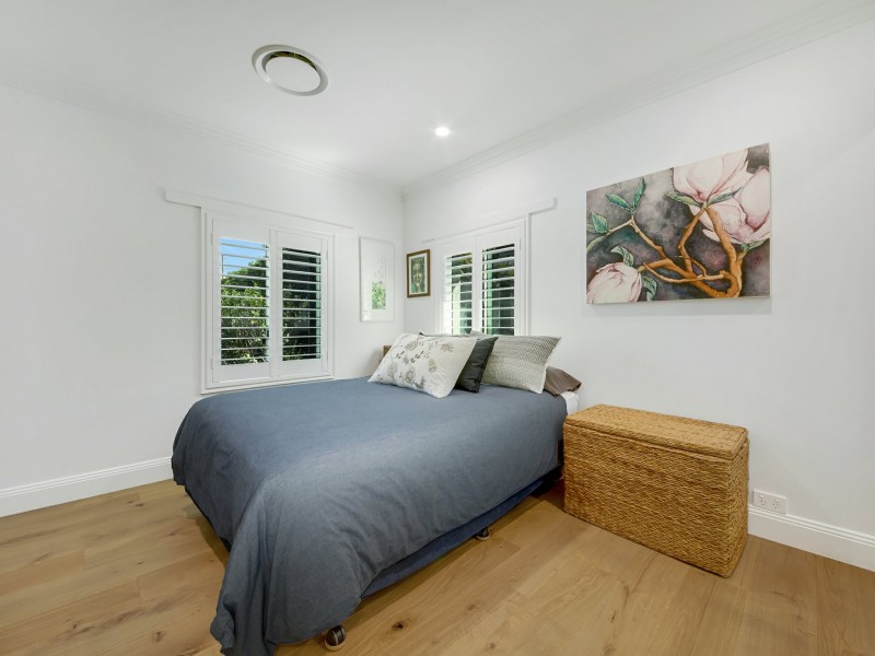 6 The Esplanade, Barney Point QLD 4680