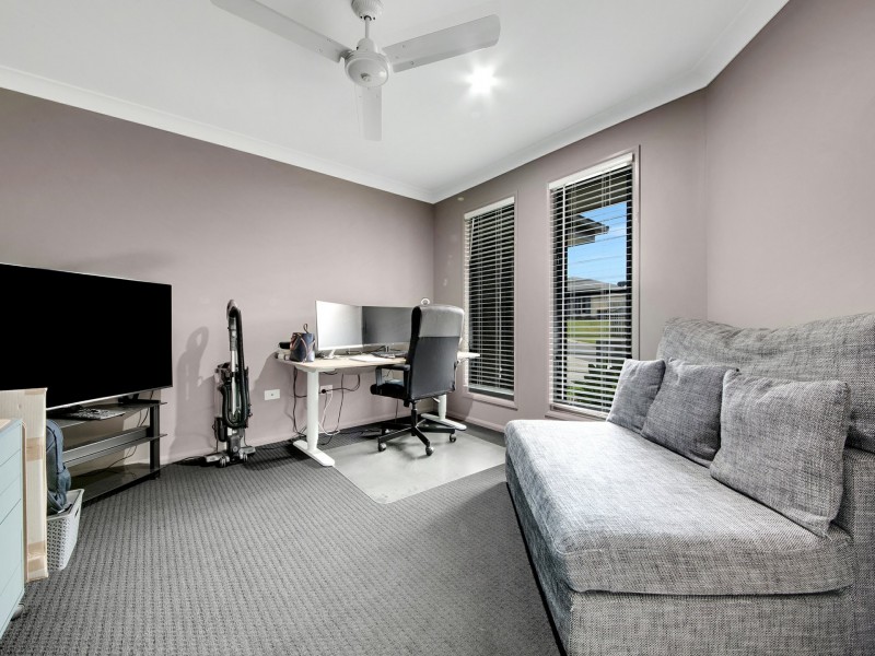 40 Koolivoo Parade, Boyne Island QLD 4680