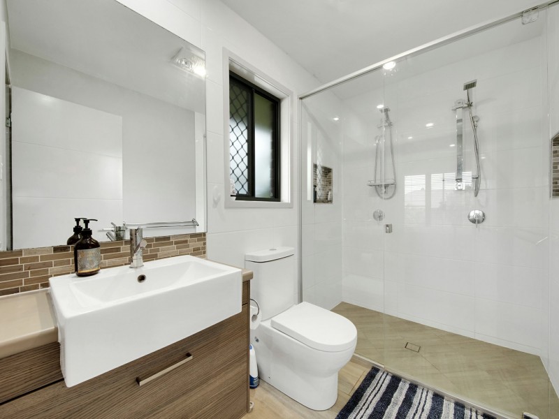 40 Koolivoo Parade, Boyne Island QLD 4680