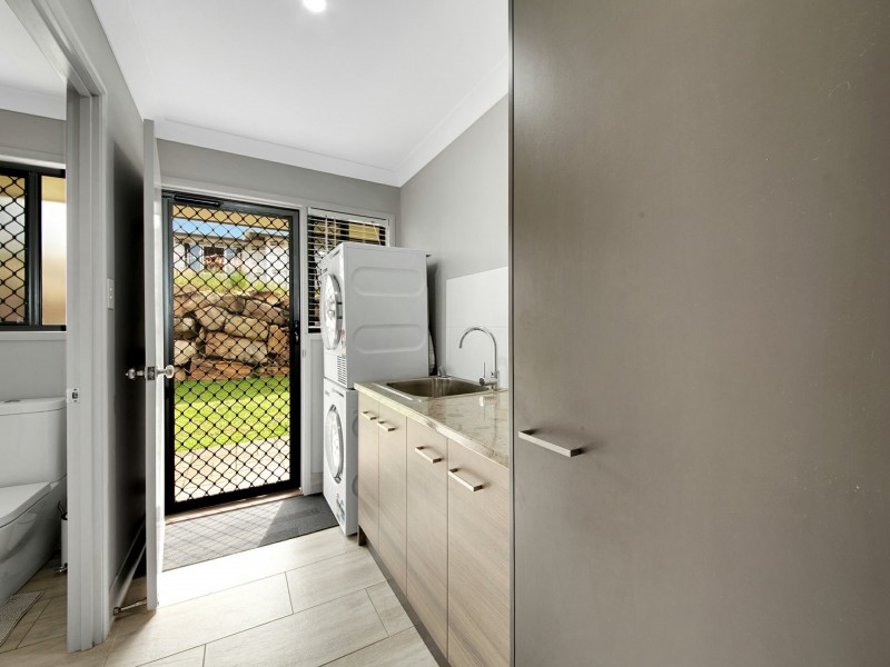 40 Koolivoo Parade, Boyne Island QLD 4680