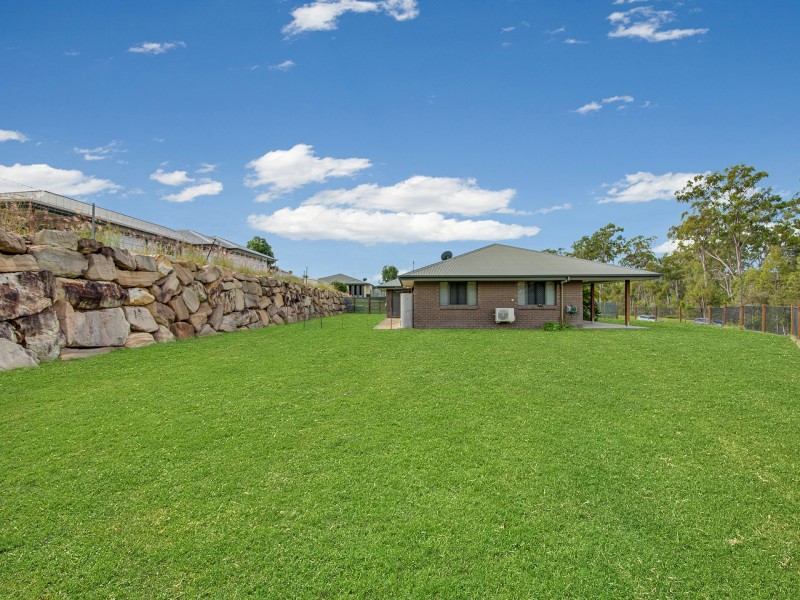 40 Koolivoo Parade, Boyne Island QLD 4680