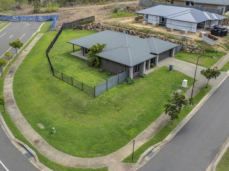 40 Koolivoo Parade, Boyne Island QLD 4680