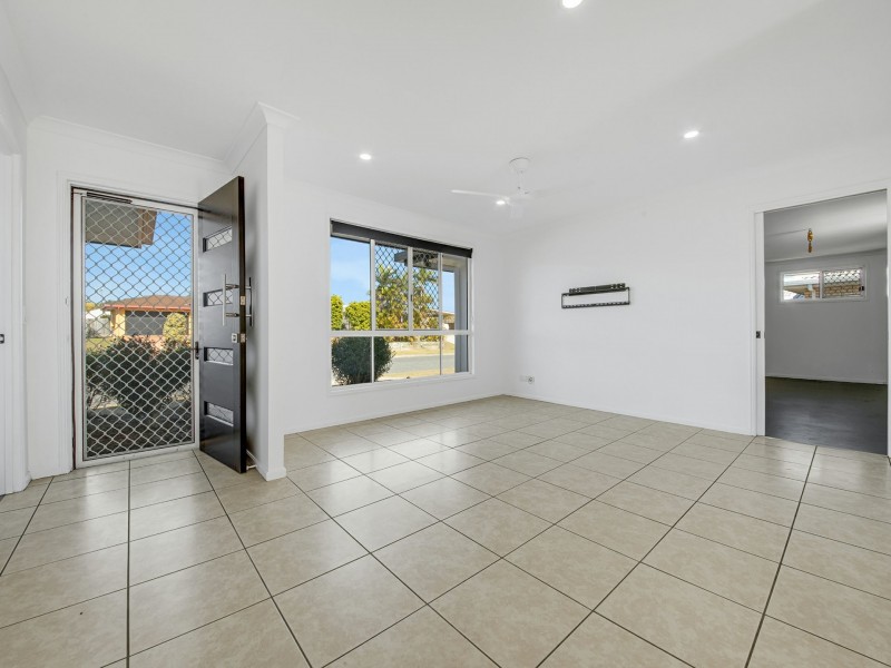 54 Emmadale Drive, New Auckland QLD 4680