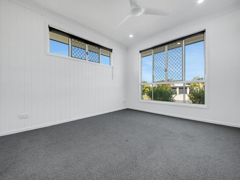 54 Emmadale Drive, New Auckland QLD 4680