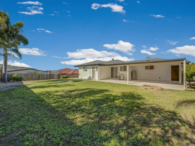 54 Emmadale Drive, New Auckland QLD 4680