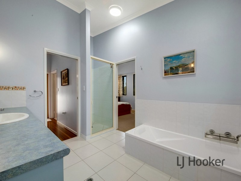 2 Bluewater Drive, Boyne Island QLD 4680