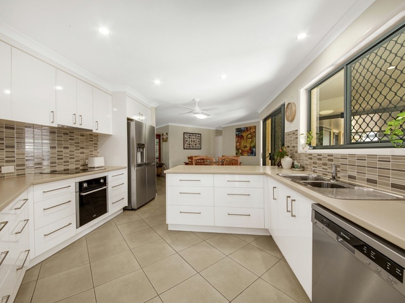 1 Ronpen Close, Tannum Sands QLD 4680