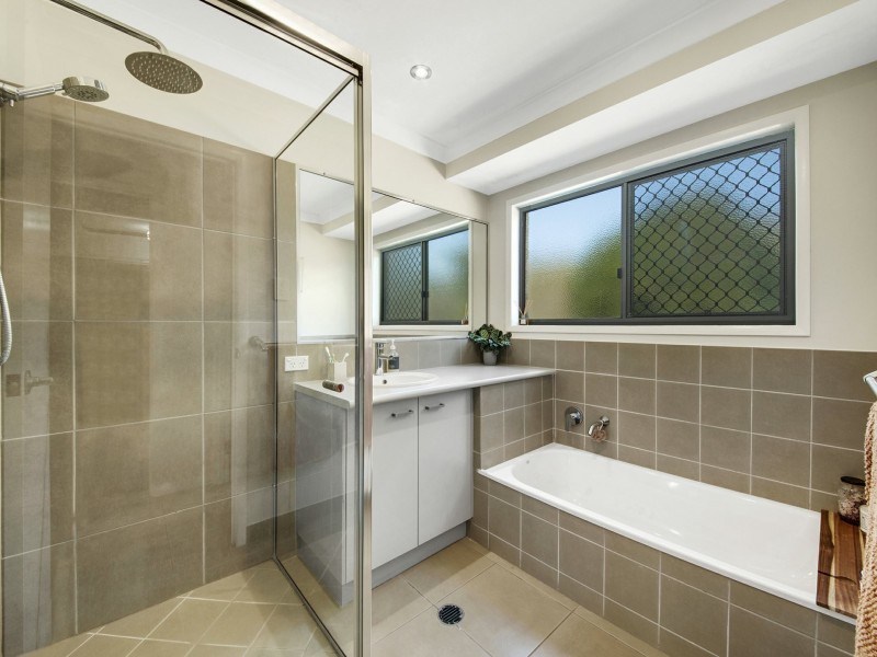 1 Ronpen Close, Tannum Sands QLD 4680