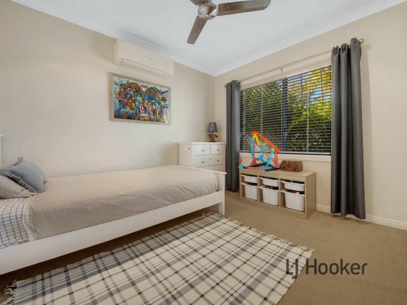 12 Lighthouse Drive, Boyne Island QLD 4680