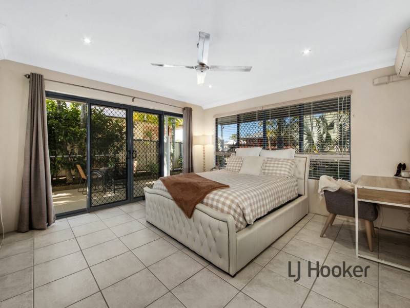 12 Lighthouse Drive, Boyne Island QLD 4680