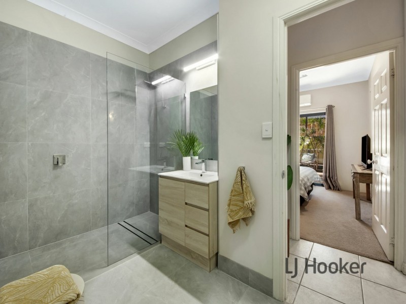 12 Lighthouse Drive, Boyne Island QLD 4680