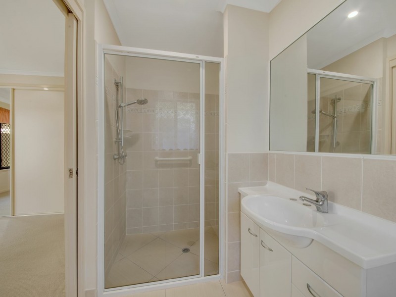 1/11 Golf View Drive, Boyne Island QLD 4680