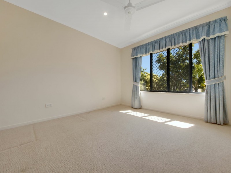 1/11 Golf View Drive, Boyne Island QLD 4680