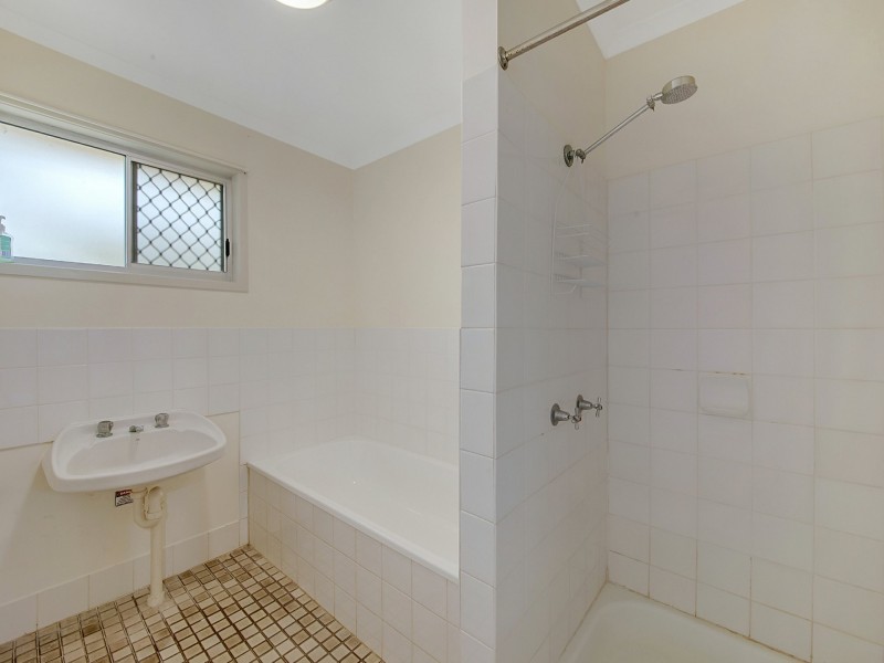 36 Centenary Drive, Boyne Island QLD 4680