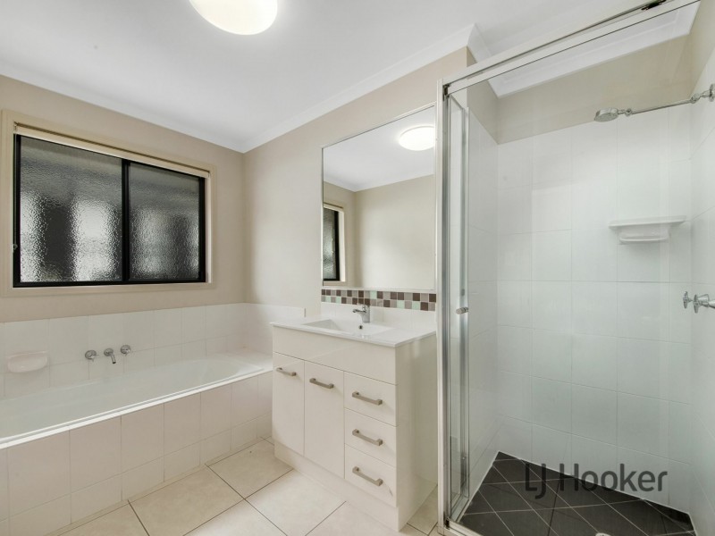 22 Lighthouse Drive, Boyne Island QLD 4680