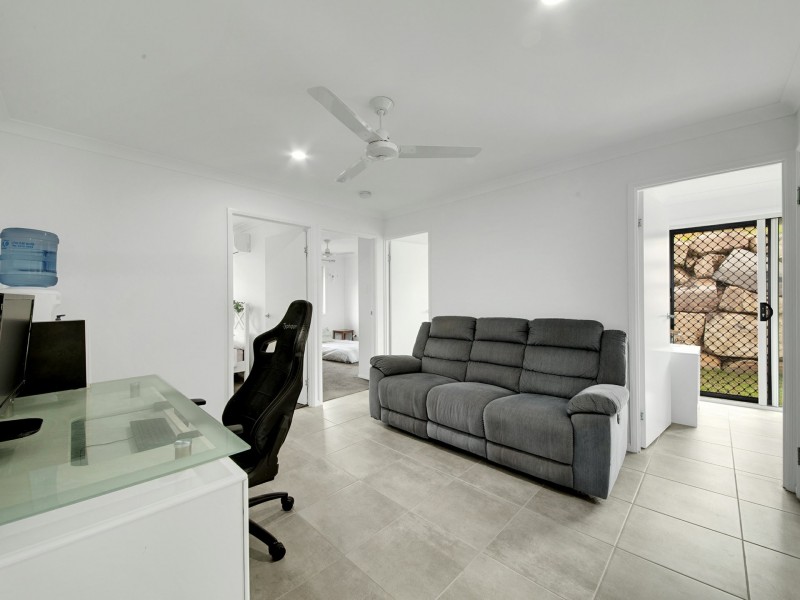 1 Boondooma Court, Boyne Island QLD 4680