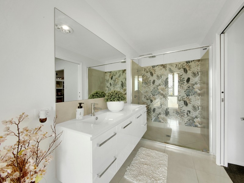 1 Boondooma Court, Boyne Island QLD 4680