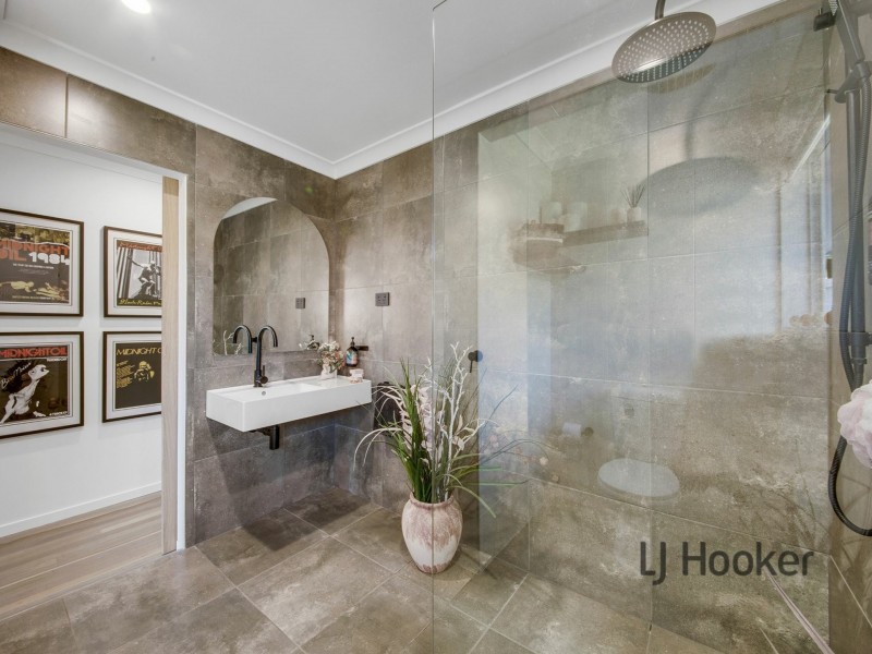 12 Alkina Crescent, Boyne Island QLD 4680