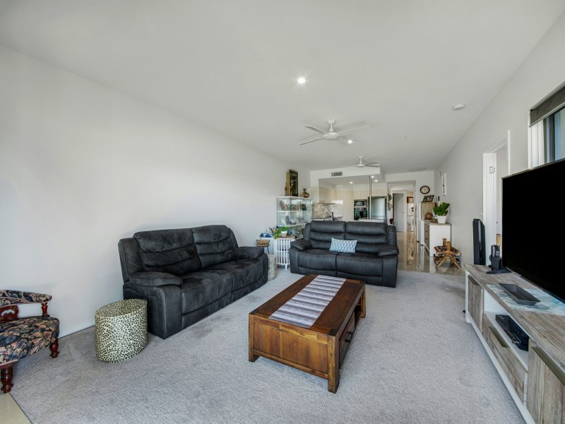 402/10 Wyndham Avenue, Boyne Island QLD 4680