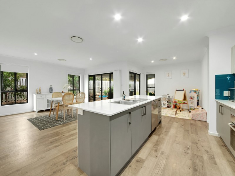 1 Tulipwood Circuit, Boyne Island QLD 4680