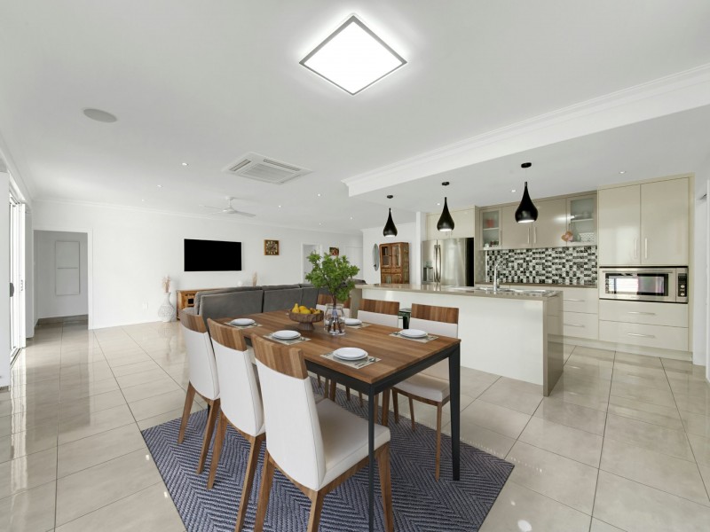 15 Riverside Drive, Tannum Sands QLD 4680