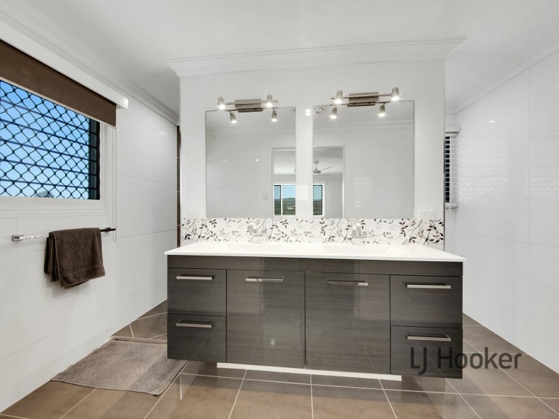 15 Riverside Drive, Tannum Sands QLD 4680