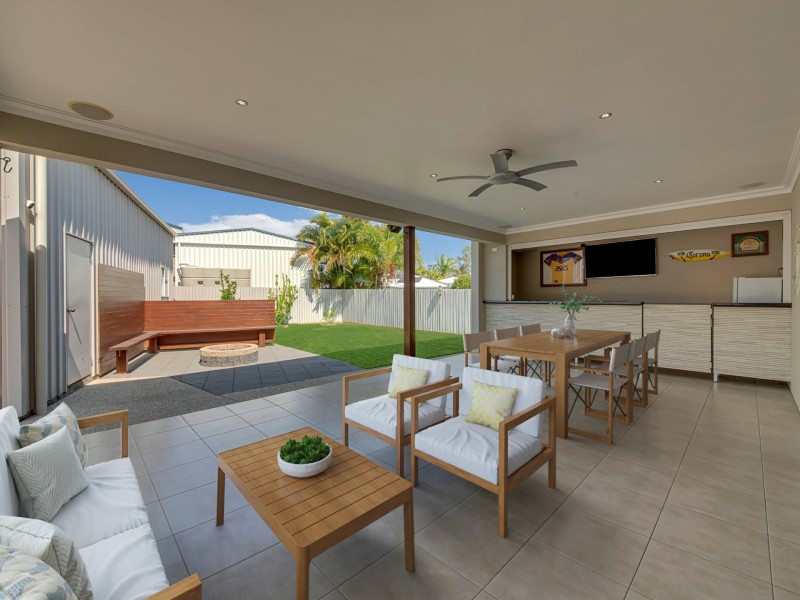 15 Riverside Drive, Tannum Sands QLD 4680