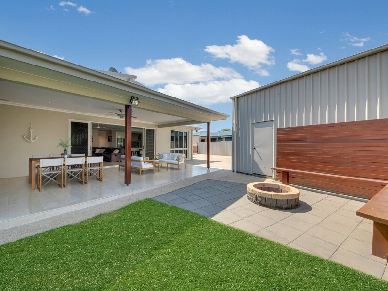 15 Riverside Drive, Tannum Sands QLD 4680