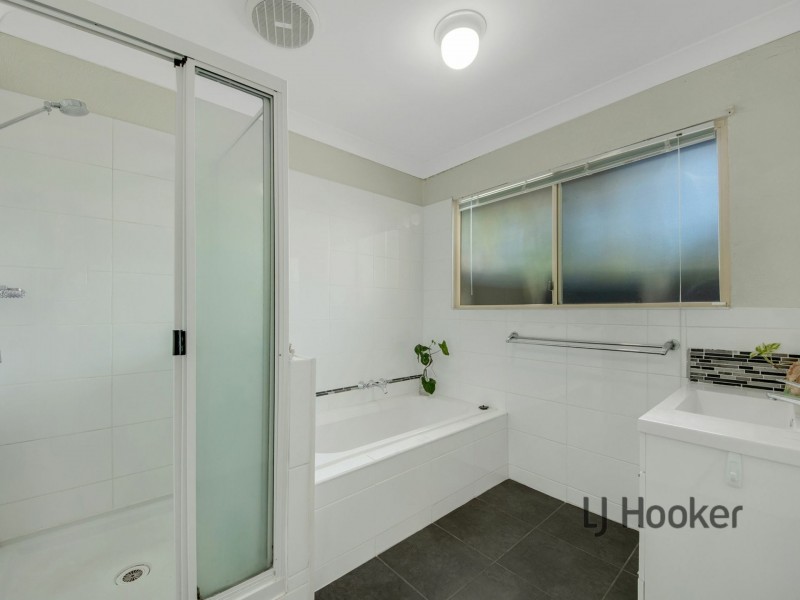 32 Lomandra Street, Boyne Island QLD 4680