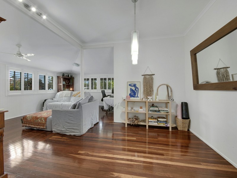 6 Pacific Avenue, Tannum Sands QLD 4680