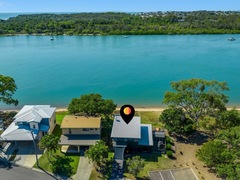 2 Island Esplanade, Boyne Island QLD 4680