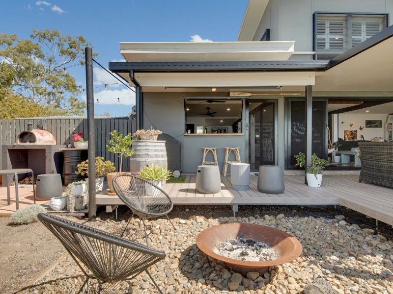 2 Island Esplanade, Boyne Island QLD 4680