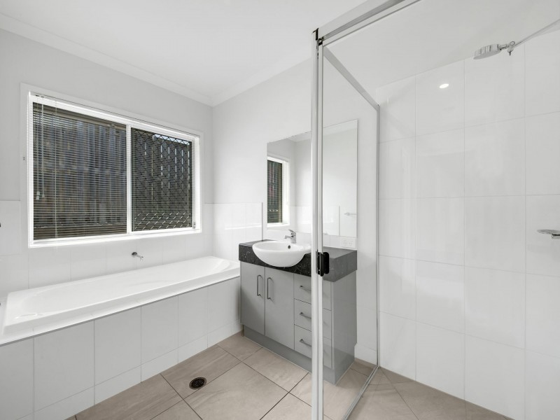 18 Brush Tail Court, Boyne Island QLD 4680
