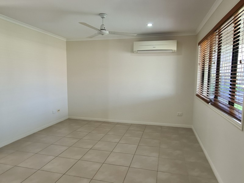 12 Jeana Close, Boyne Island QLD 4680