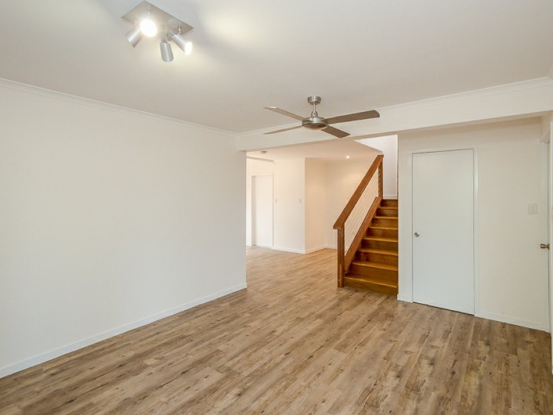 25 Rigby Crescent, West Gladstone QLD 4680