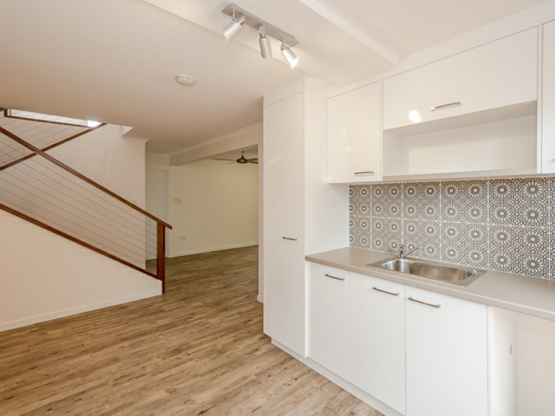 25 Rigby Crescent, West Gladstone QLD 4680