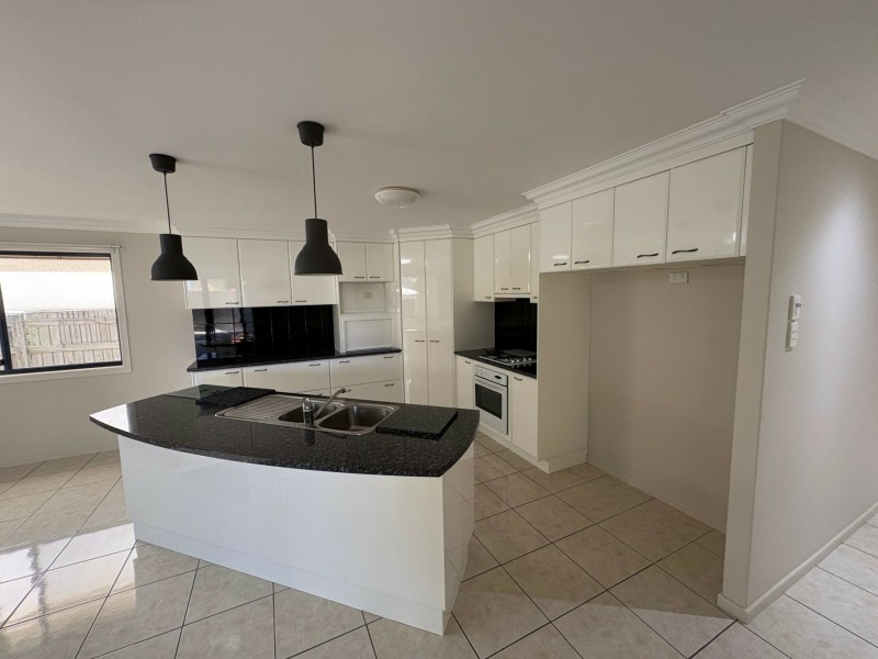 11 Riverside Drive, Tannum Sands QLD 4680