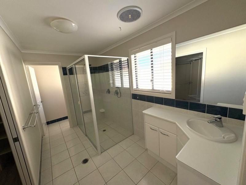 11 Riverside Drive, Tannum Sands QLD 4680