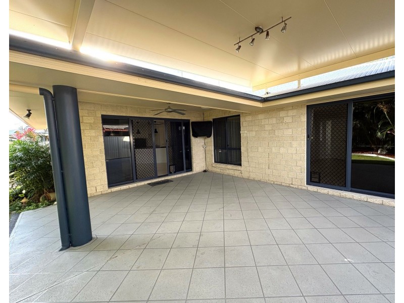 11 Riverside Drive, Tannum Sands QLD 4680