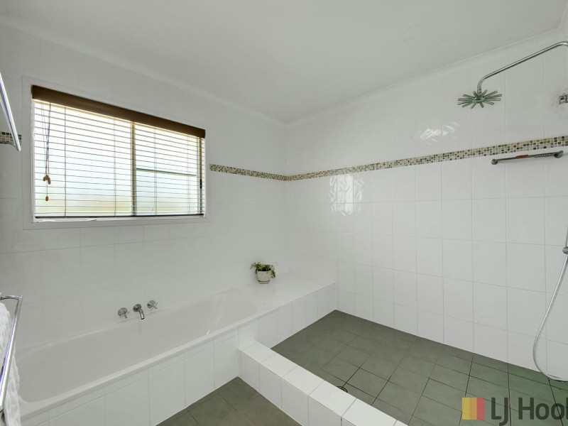 89 Tarcoola Drive, Boyne Island QLD 4680